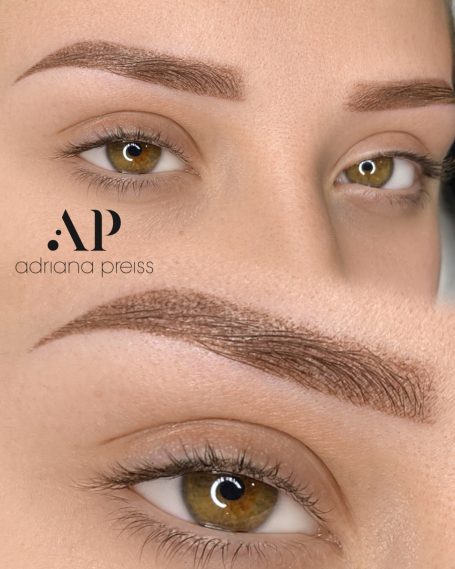 Cejas sombreadas con micropigmentación, realzando la forma natural y el contorno del rostro para un acabado elegante y definido.